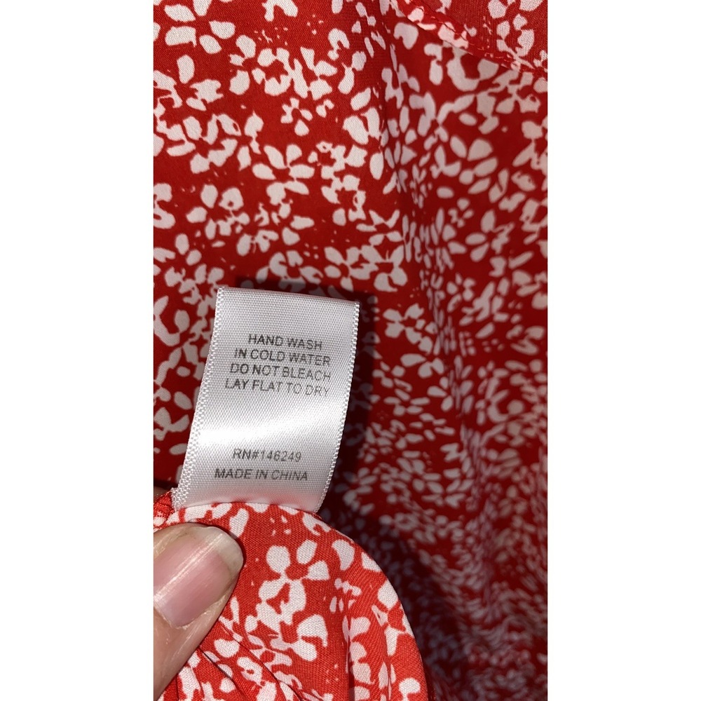 Akaa Red floral Romper with‎ ruffles 100% polyester. Size L - Picture 3 of 7